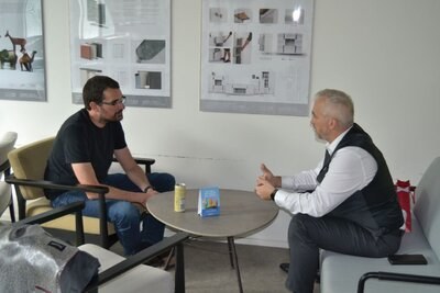 STU navštívil top manažér Tesly Martin Viecha